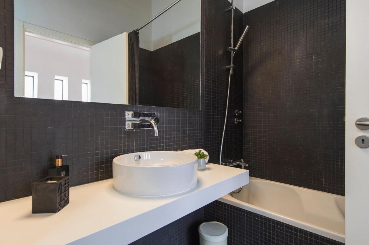 Bairro Alto Stunning Flat With Balcony By Lovelystay Lisboa Extérieur photo